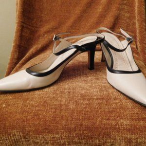 Brooks Brothers Off White Leather Heels, size 8